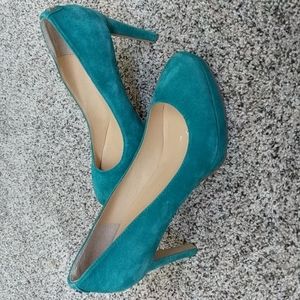 Women's teal heels